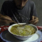Enorme Noodle soup de la mama